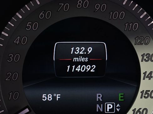 Used 2016 Mercedes-Benz E 350 4MATIC Sedan image 23