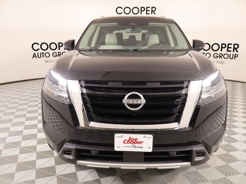 Used 2024 Nissan Pathfinder SL w/ SL Premium Package AWD/4WD image 9