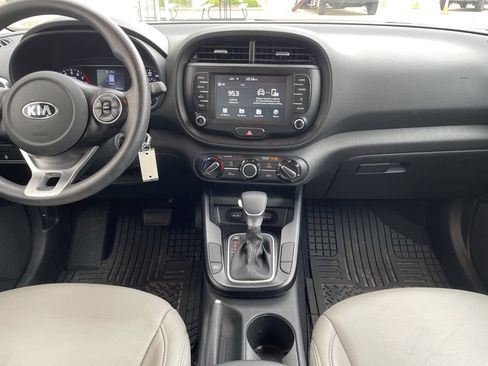 Used 2020 Kia Soul S FWD image 11