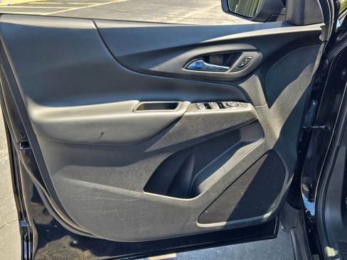 Used 2022 Chevrolet Equinox LT image 18