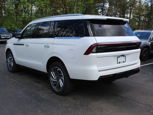 Used 2026 Lincoln Navigator Reserve AWD/4WD image 5