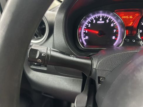 Used 2014 Nissan Versa SV image 32