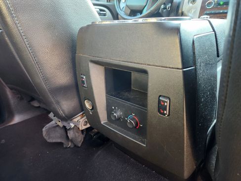 Used 2010 Ford Expedition Limited image 23