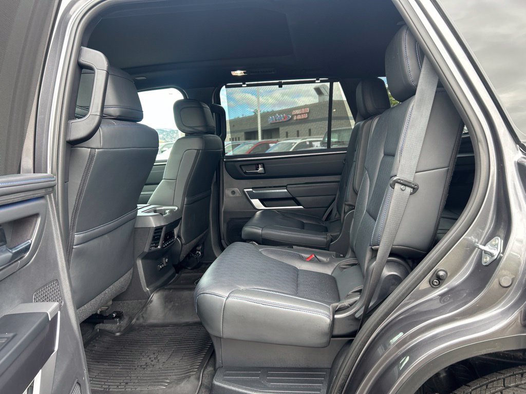 Used 2024 Toyota Sequoia Platinum AWD/4WD image 21