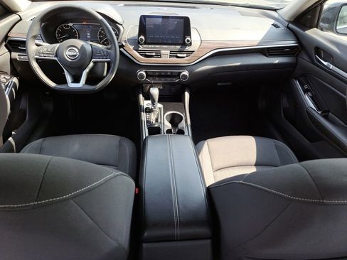 Used 2023 Nissan Altima 2.5 SV FWD image 12