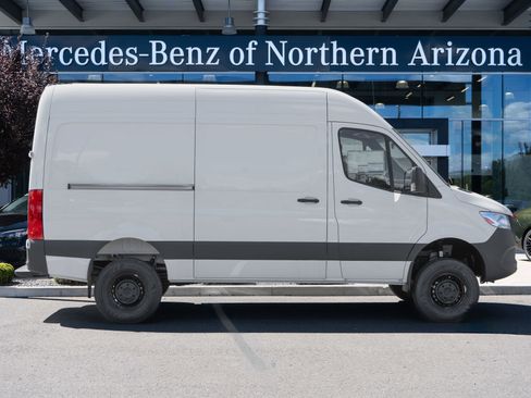 Used 2025 Mercedes-Benz Sprinter 2500 image 1