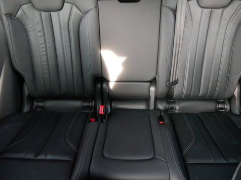 Used 2023 Audi Q5 e Premium w/ Convenience Package image 13