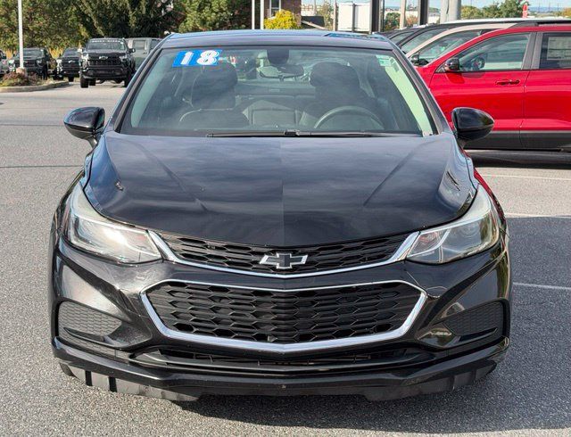 Used 2018 Chevrolet Cruze LT w/ Convenience Package FWD image 7