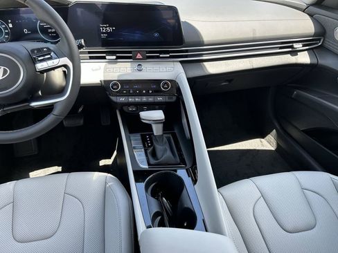 New 2025 Hyundai Elantra Limited image 5