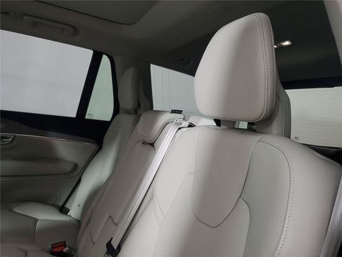 Certified 2025 Volvo XC90 B5 Plus w/ Protection Package AWD/4WD image 12