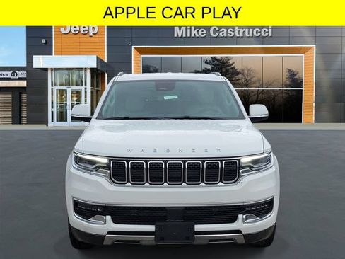 Certified 2022 Jeep Wagoneer Series III w/ Flexible Seating Group AWD/4WD image 2