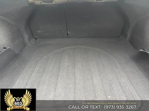 Used 2023 Hyundai Elantra Limited w/ Preferred Accessory Package FWD image 7