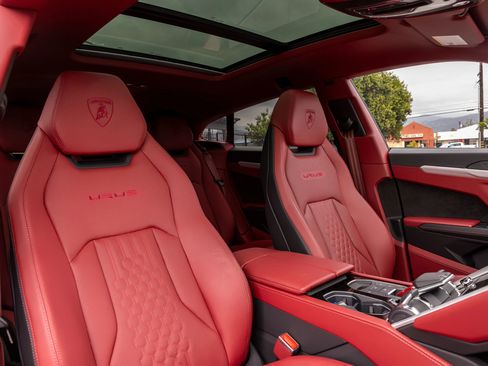 Used 2024 Lamborghini Urus S image 40