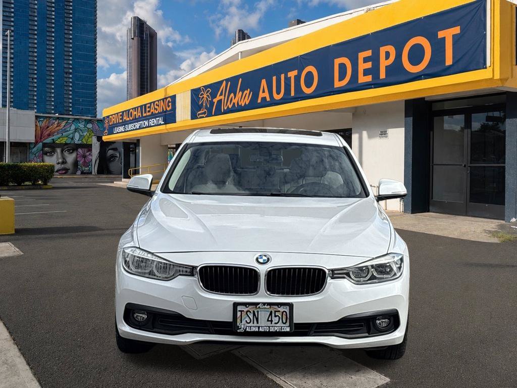 Used 2018 BMW 320i Sedan RWD image 6