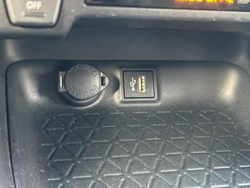 Used 2024 Toyota RAV4 SE image 31