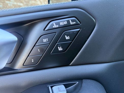 Used 2024 BMW X7 xDrive40i w/ Executive Package image 27