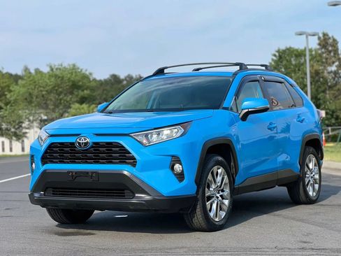 Used 2019 Toyota RAV4 XLE Premium w/ All Weather Liner Package AWD/4WD image 1