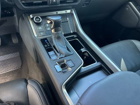 Used 2024 Lexus GX 550 w/ Accessory Package (Z1) AWD/4WD image 27