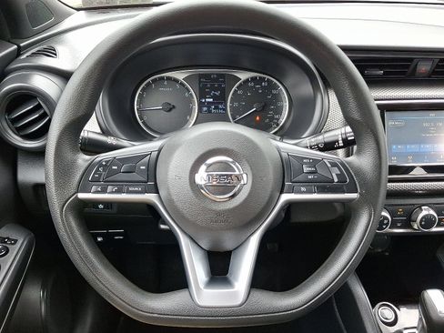 Used 2020 Nissan Kicks S FWD image 19