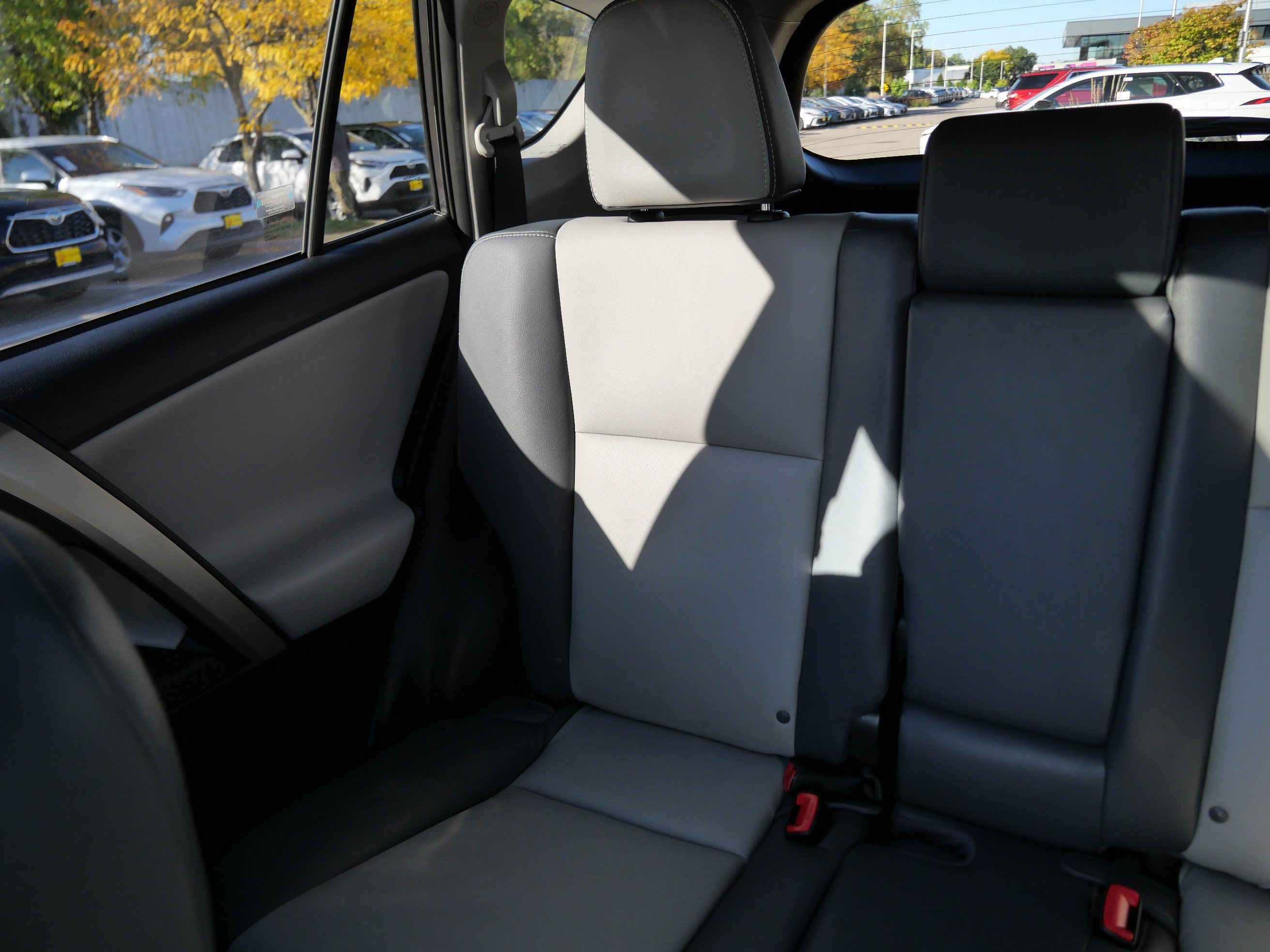 Used 2014 Toyota RAV4 Limited w/ Technology Package AWD/4WD image 12