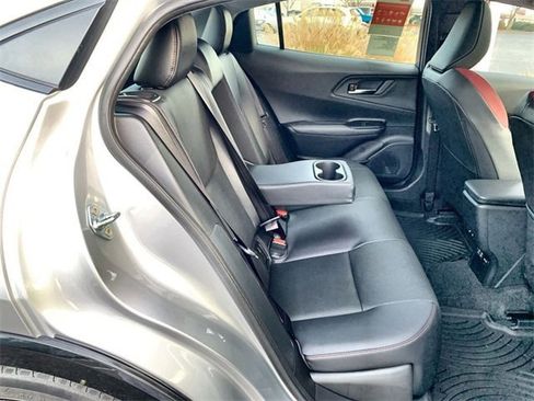 New 2025 Toyota Prius Plug-In Hybrid image 12