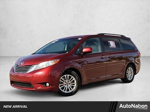 Used 2016 Toyota Sienna XLE FWD image 1
