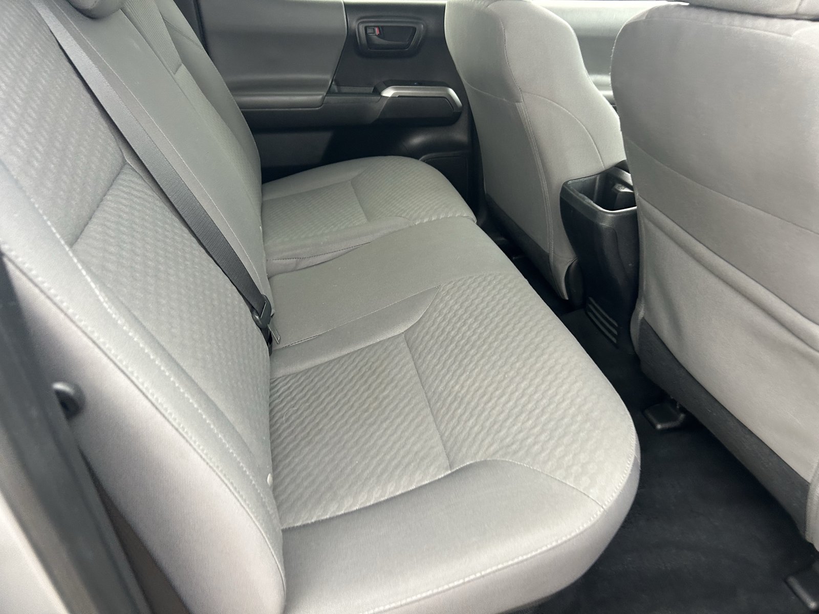 Used 2020 Toyota Tacoma SR5 RWD image 13