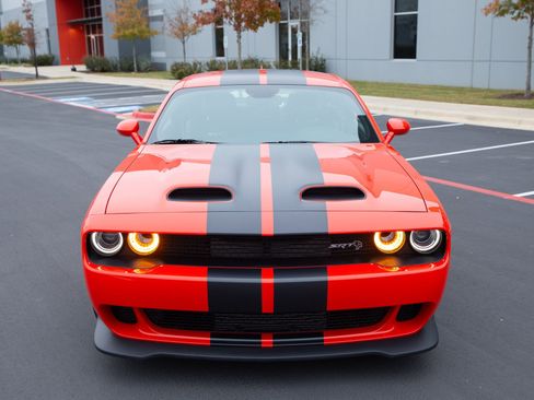 Used 2023 Dodge Challenger SRT Hellcat w/ Driver Convenience Group image 16