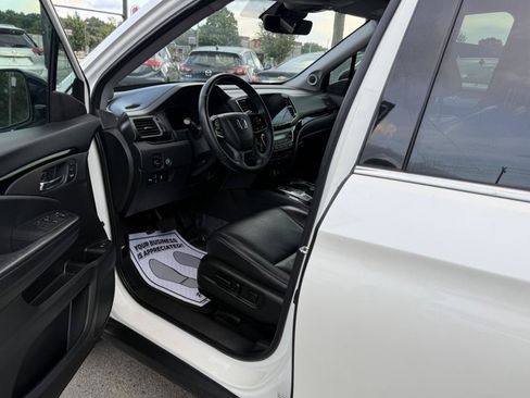 Used 2019 Honda Pilot Touring image 7