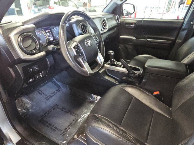 Used 2022 Toyota Tacoma Limited AWD/4WD image 16