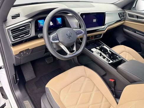 Used 2024 Volkswagen Atlas Cross Sport SE w/ Panoramic Sunroof Package AWD/4WD image 9
