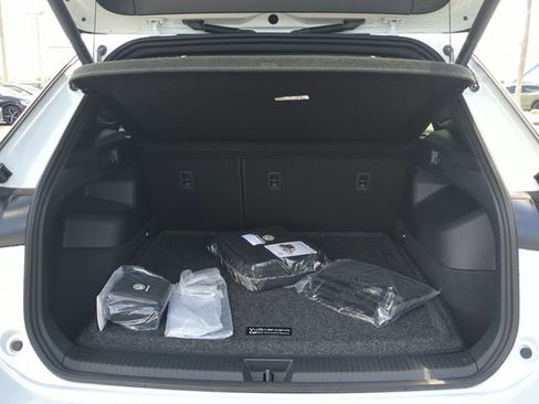 New 2026 Volkswagen Tiguan SEL R-Line AWD/4WD image 9