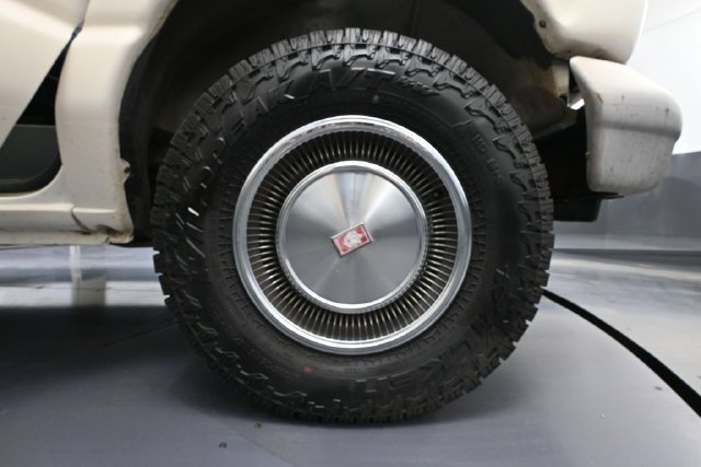 Used 1995 Ford E-150 and Econoline 150 Club Wagon RWD image 11