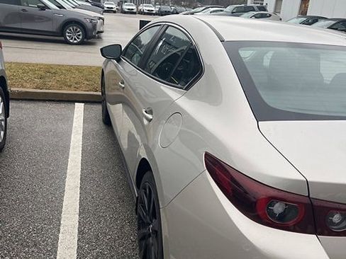 Used 2024 MAZDA MAZDA3 s image 11