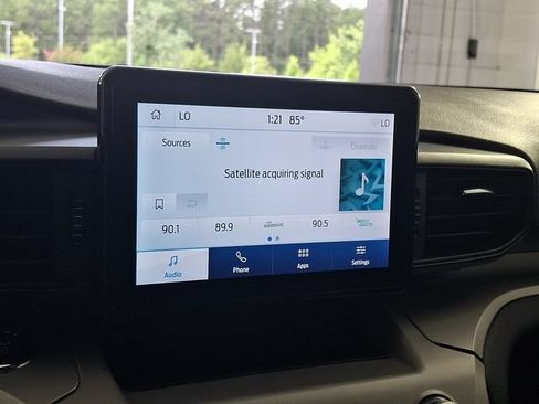 Used 2023 Ford Explorer XLT AWD/4WD image 20
