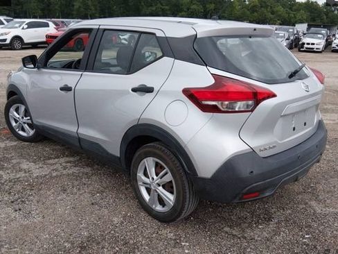 Used 2020 Nissan Kicks S FWD image 2