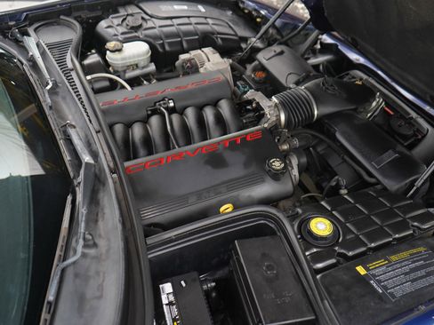 Used 2000 Chevrolet Corvette Convertible RWD image 25