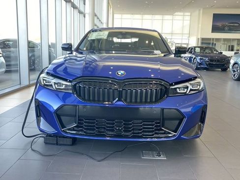 Used 2025 BMW 330i Sedan w/ M Sport Package image 2