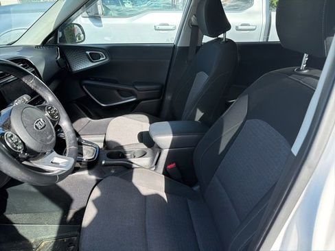 Used 2020 Kia Soul EX FWD image 8