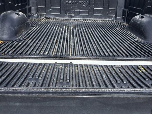 Used 2024 RAM 2500 Big Horn AWD/4WD image 28