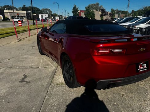 Used 2017 Chevrolet Camaro LT RWD image 5