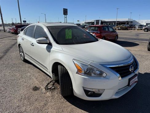 Used 2015 Nissan Altima 2.5 SL w/ Technology Package image 4