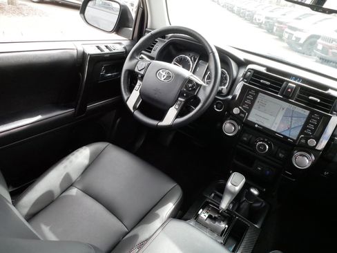 Used 2024 Toyota 4Runner TRD Off-Road Premium w/ Off Road Premium Plus Package AWD/4WD image 9