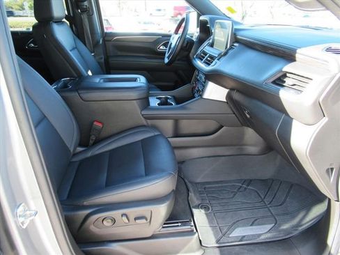 Used 2024 Chevrolet Tahoe Z71 w/ Luxury Package AWD/4WD image 11