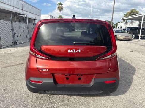 Used 2022 Kia Soul LX FWD image 1
