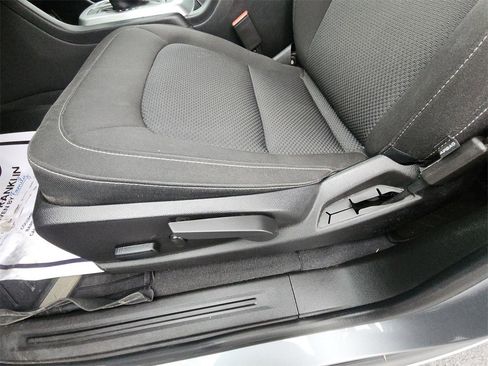 Used 2019 Chevrolet Colorado LT w/ LT Convenience Package image 12