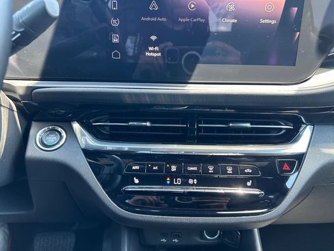 Certified 2025 Buick Envista Avenir FWD image 27