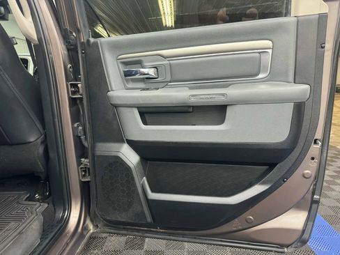 Used 2018 RAM 1500 Lone Star AWD/4WD image 9