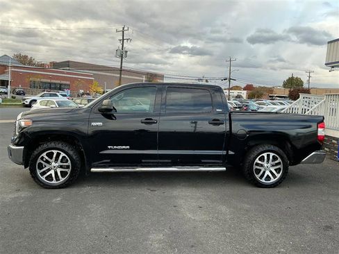 Used 2018 Toyota Tundra SR5 image 3