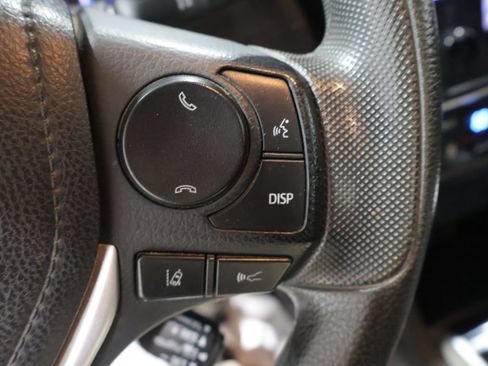 Used 2018 Toyota Corolla LE w/ Carpet Mat Package (TMS) FWD image 33